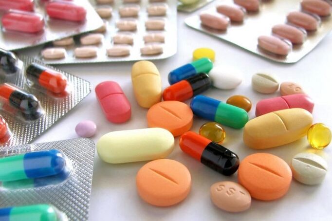 Лечението на простатит не е пълно без прием на антибиотици и други лекарства. 